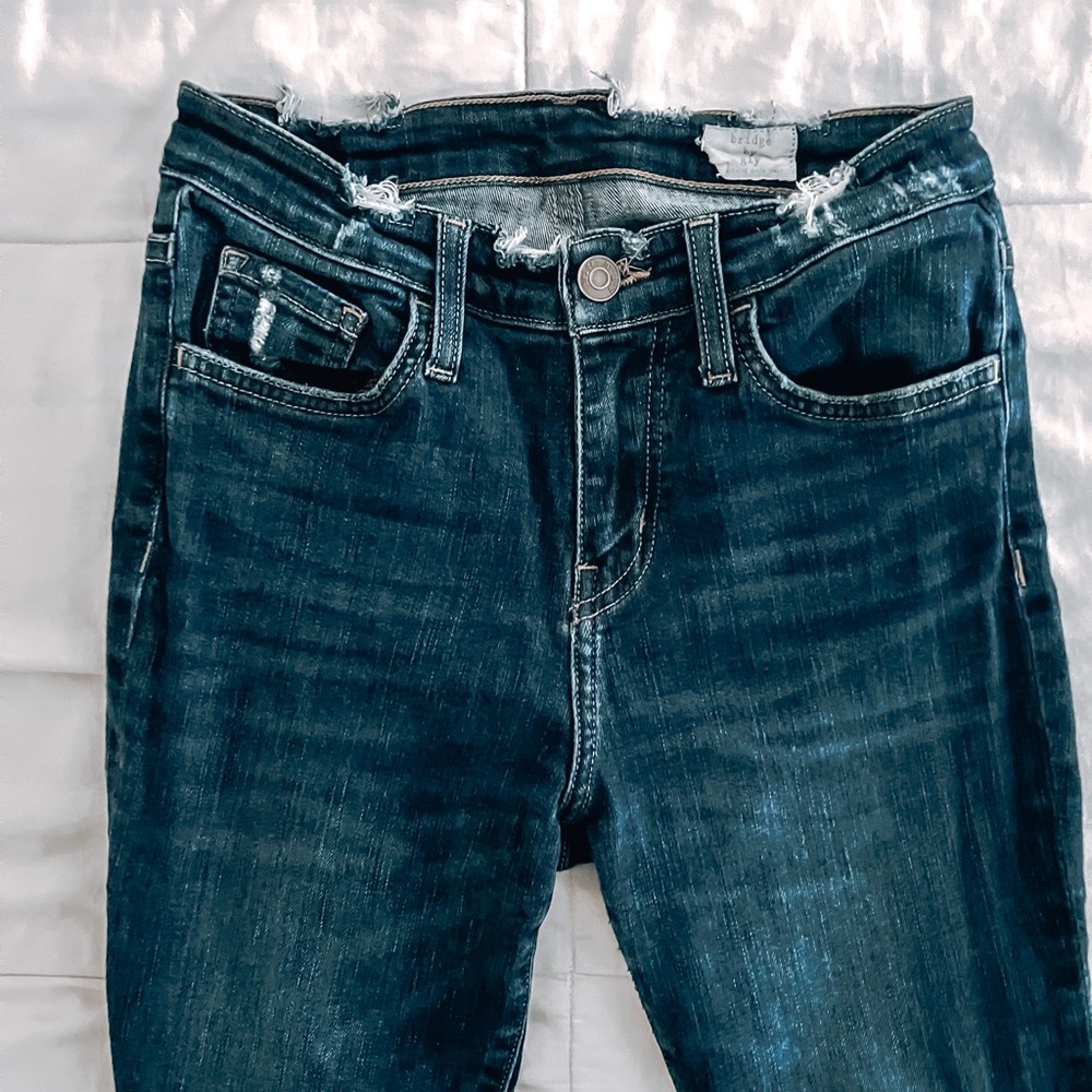 High-rise ripped capris